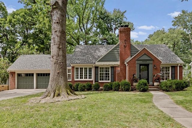 8020 Manor Road, Leawood, KS 66206