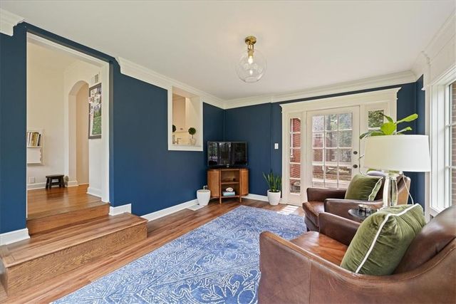 8020 Manor Road, Leawood, KS 66206