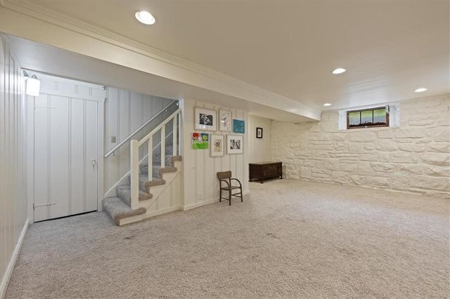 8020 Manor Road, Leawood, KS 66206