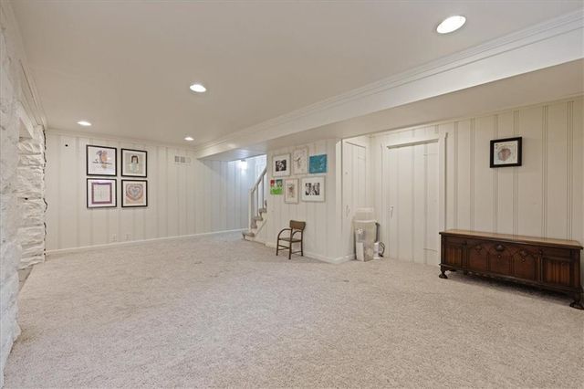 8020 Manor Road, Leawood, KS 66206