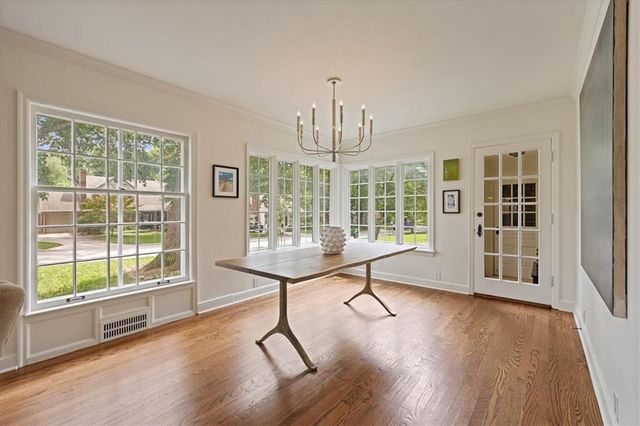 8020 Manor Road, Leawood, KS 66206