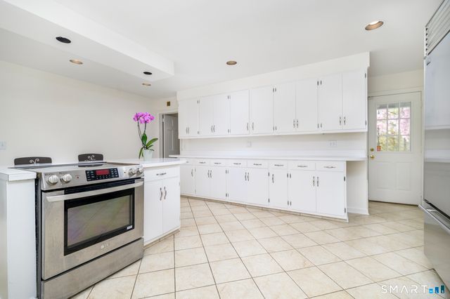163 West Hill Road, Stamford, CT 06902