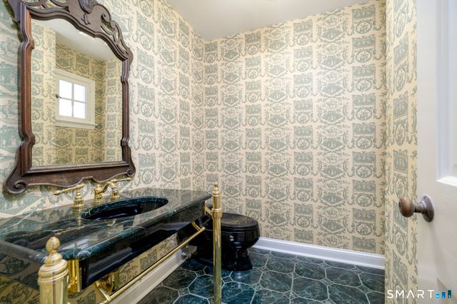 163 West Hill Road, Stamford, CT 06902