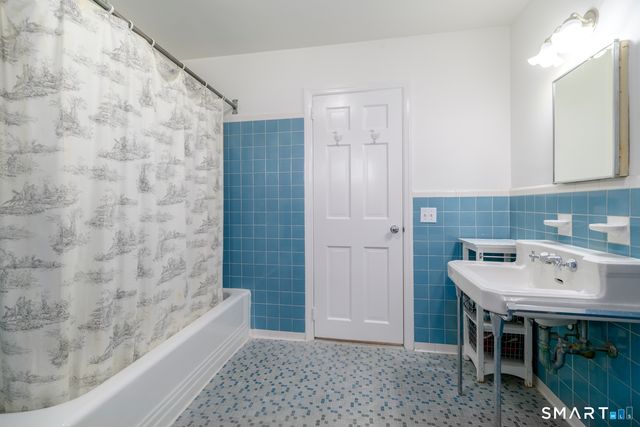 163 West Hill Road, Stamford, CT 06902
