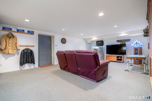 163 West Hill Road, Stamford, CT 06902