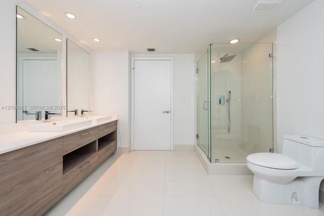 1300 S Miami 1801, Miami, FL 33130
