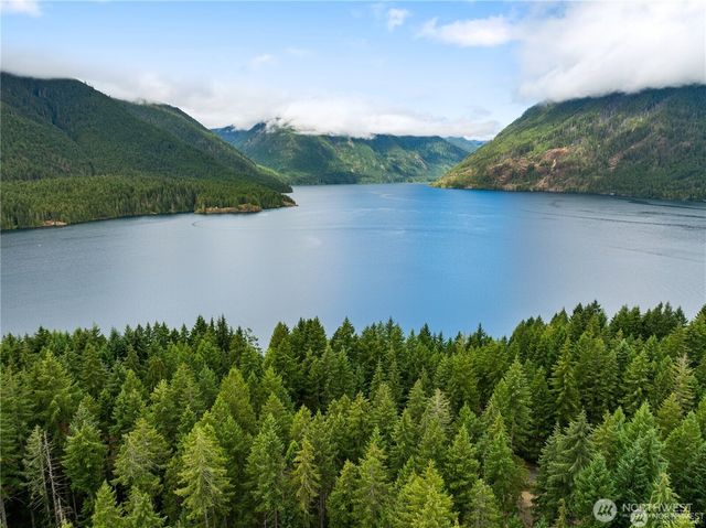 1291 N Potlatch Drive, Hoodsport, WA 98548