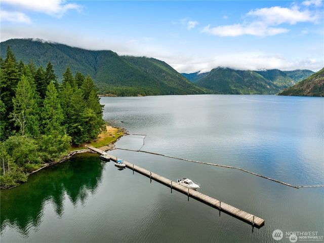 1291 N Potlatch Drive, Hoodsport, WA 98548