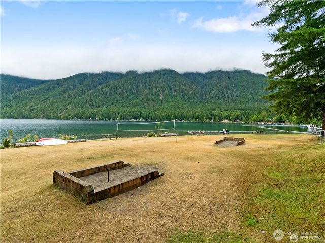 1291 N Potlatch Drive, Hoodsport, WA 98548
