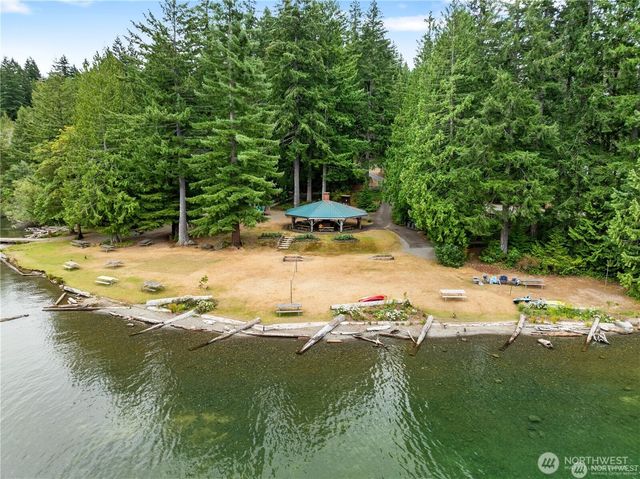 1291 N Potlatch Drive, Hoodsport, WA 98548