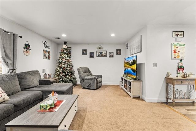 383-385 Tremont, Taunton, MA 02780