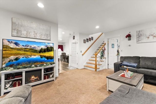 383-385 Tremont, Taunton, MA 02780