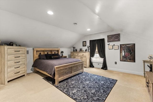 383-385 Tremont, Taunton, MA 02780