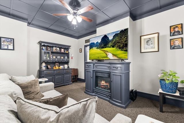 383-385 Tremont, Taunton, MA 02780