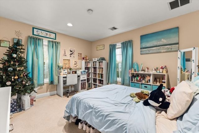 383-385 Tremont, Taunton, MA 02780