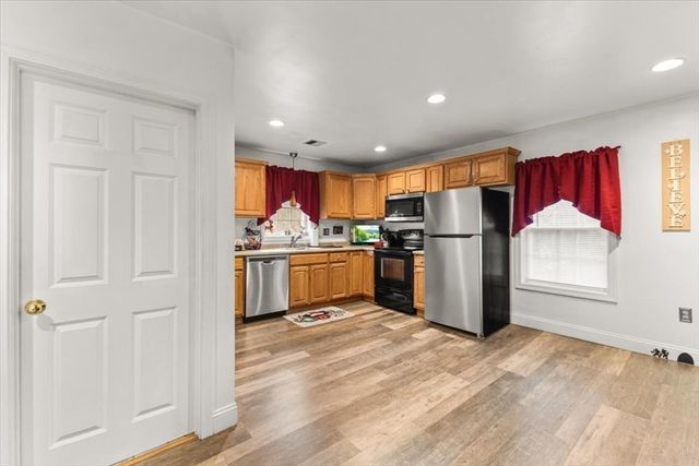 383-385 Tremont, Taunton, MA 02780