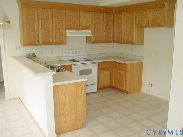 712 Francis Rd, Glen Allen, VA 23059