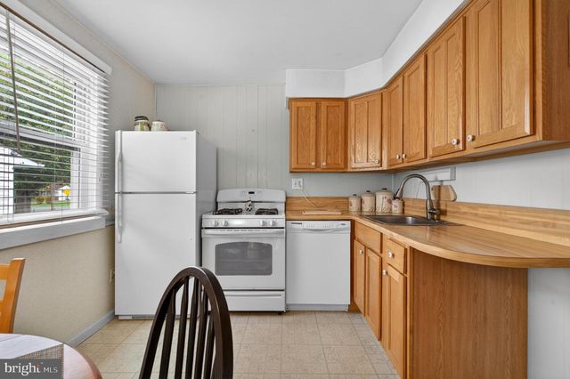 3528 WINDSOR DR, Bensalem, PA 19020