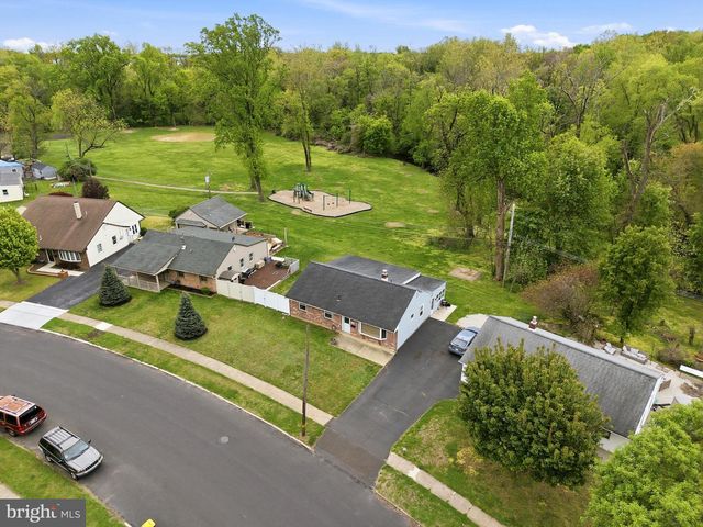 3528 WINDSOR DR, Bensalem, PA 19020