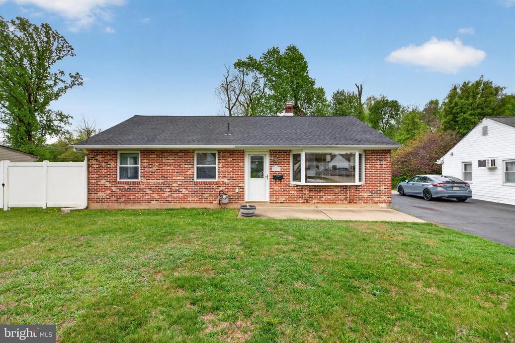 3528 WINDSOR DR, Bensalem, PA 19020