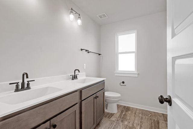 3099 Arrington Drive, White House, TN 37188