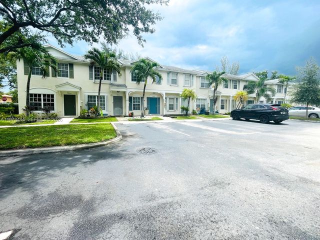 4904 SW 31st Ter, Dania Beach, FL 33312