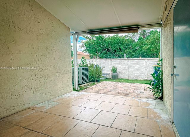 4904 SW 31st Ter, Dania Beach, FL 33312