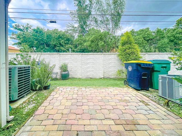 4904 SW 31st Ter, Dania Beach, FL 33312