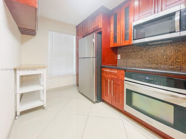 4904 SW 31st Ter, Dania Beach, FL 33312