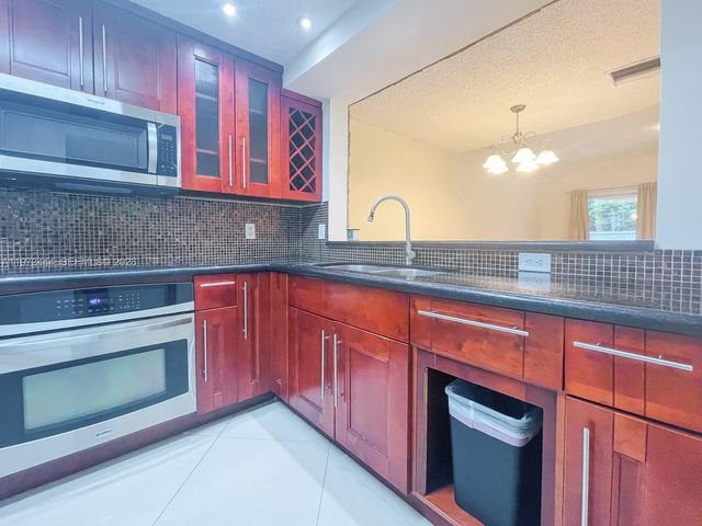 4904 SW 31st Ter, Dania Beach, FL 33312