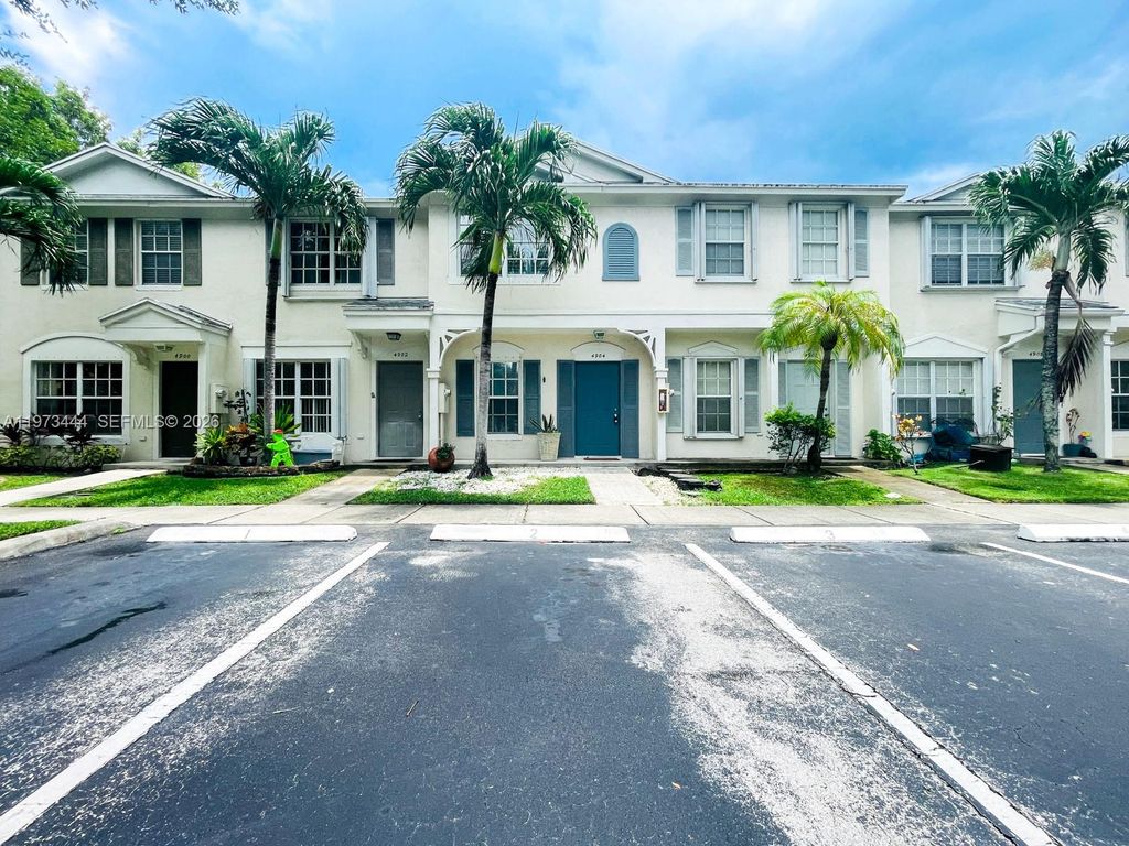 4904 SW 31st Ter, Dania Beach, FL 33312