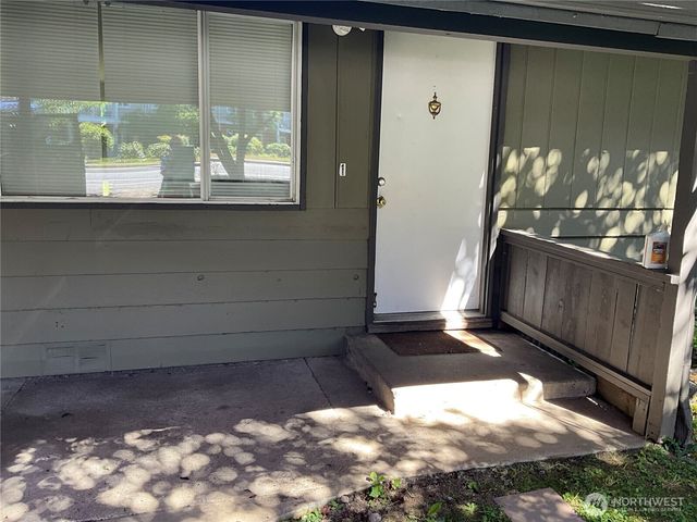 9618 Holly Drive, Everett, WA 98204