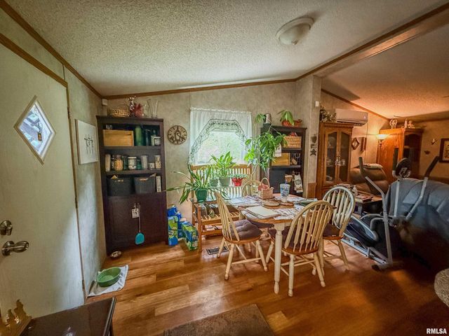 325 E WEBSTER Street, Herrin, IL 62948