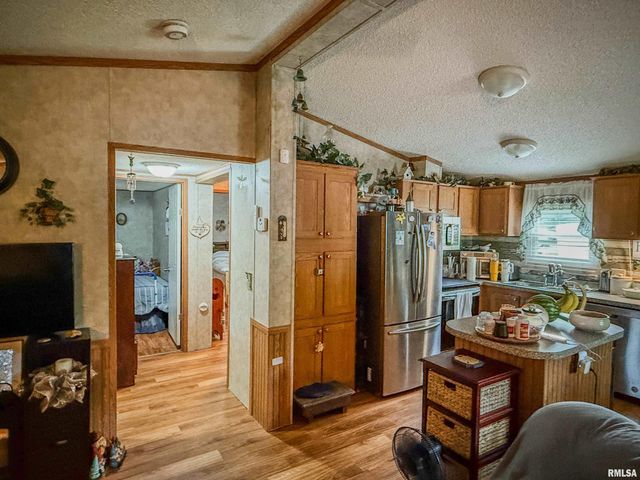 325 E WEBSTER Street, Herrin, IL 62948