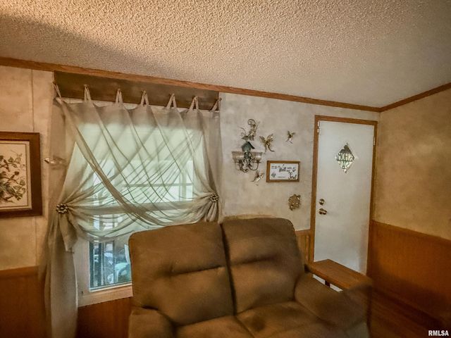 325 E WEBSTER Street, Herrin, IL 62948