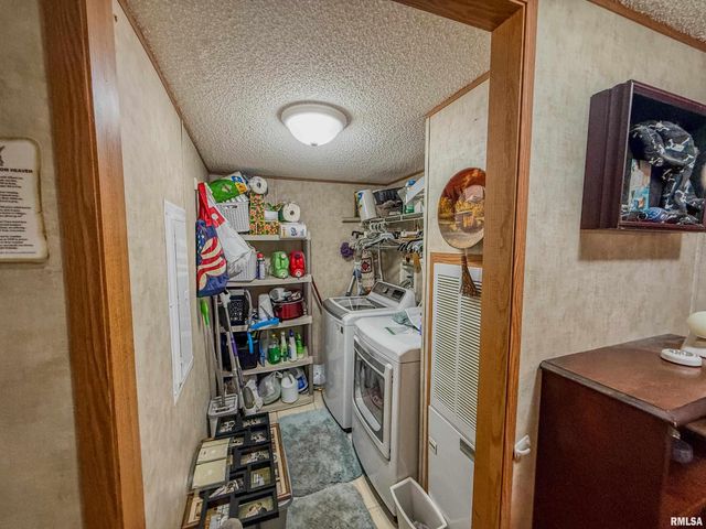 325 E WEBSTER Street, Herrin, IL 62948