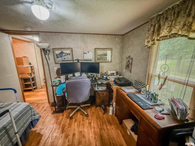 325 E WEBSTER Street, Herrin, IL 62948