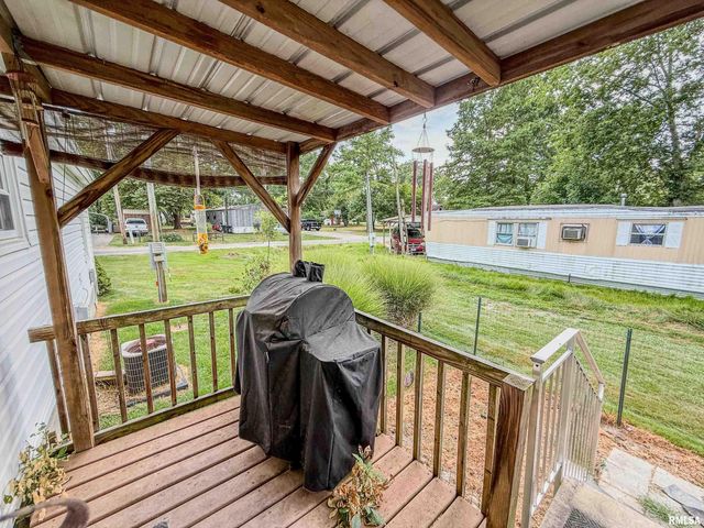 325 E WEBSTER Street, Herrin, IL 62948