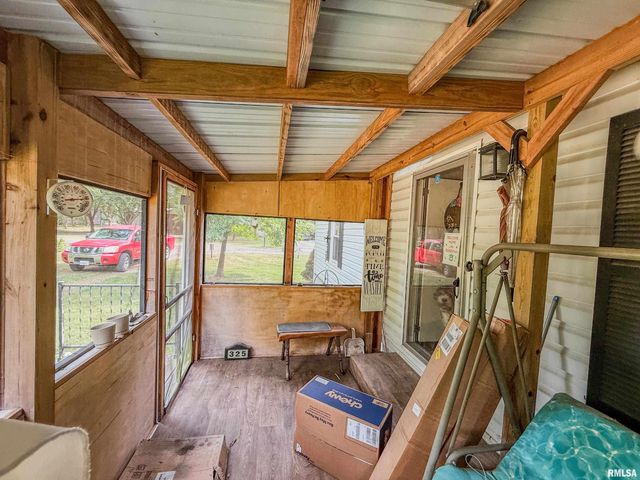 325 E WEBSTER Street, Herrin, IL 62948