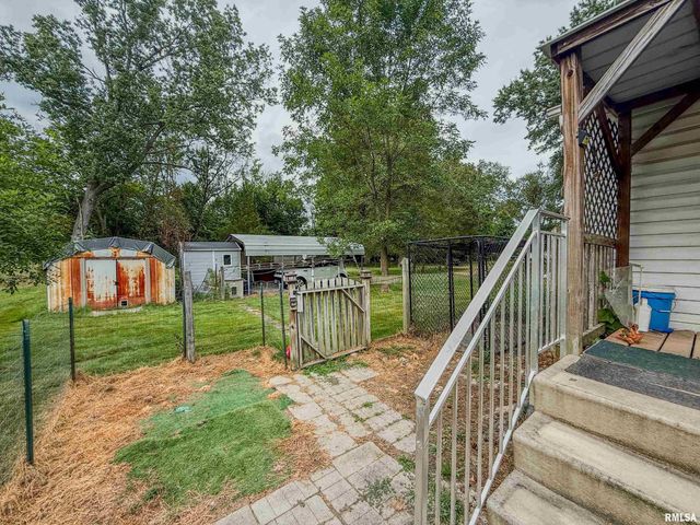 325 E WEBSTER Street, Herrin, IL 62948