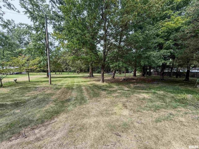 325 E WEBSTER Street, Herrin, IL 62948