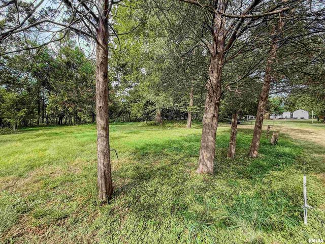 325 E WEBSTER Street, Herrin, IL 62948