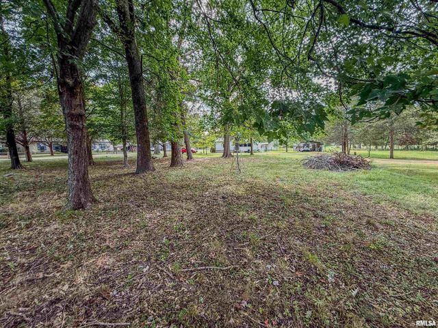 325 E WEBSTER Street, Herrin, IL 62948