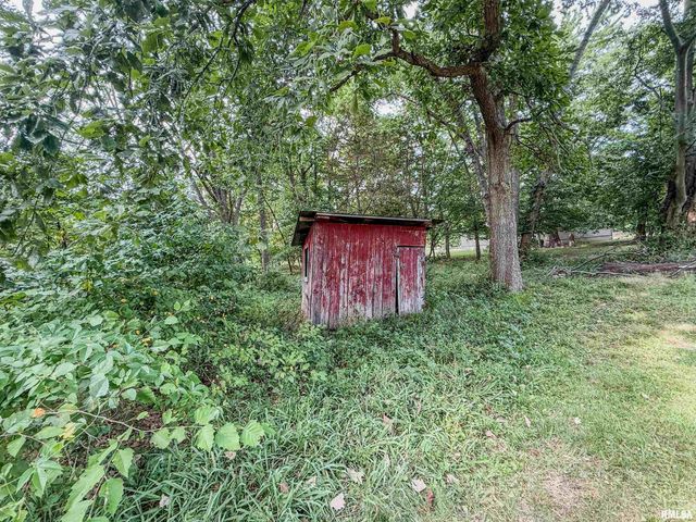 325 E WEBSTER Street, Herrin, IL 62948