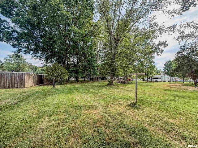 325 E WEBSTER Street, Herrin, IL 62948