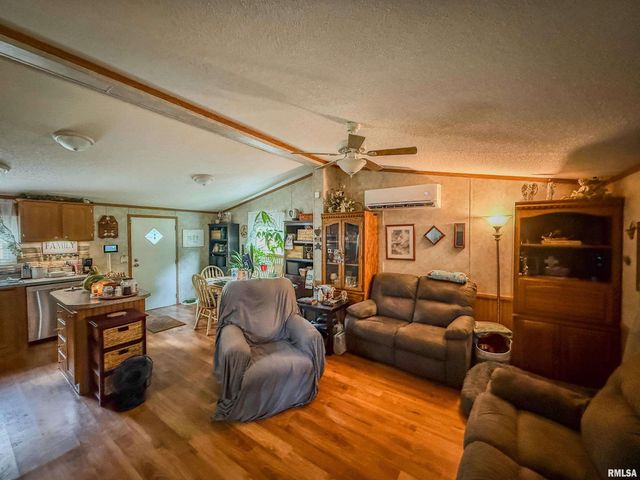 325 E WEBSTER Street, Herrin, IL 62948