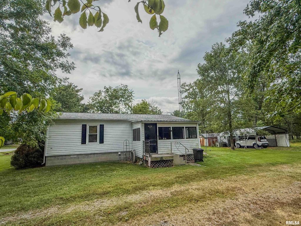 325 E WEBSTER Street, Herrin, IL 62948