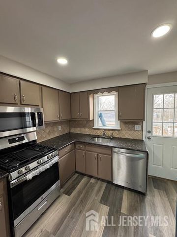 601 Ridgeway Avenue 3, South Amboy, NJ 08879