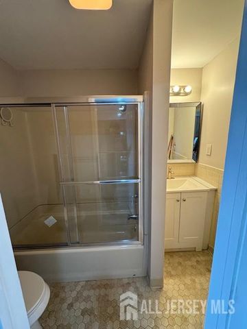 601 Ridgeway Avenue 3, South Amboy, NJ 08879