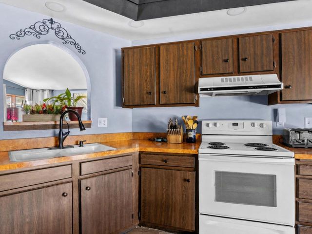 3919 Martin LANE, Two Rivers, WI 54241